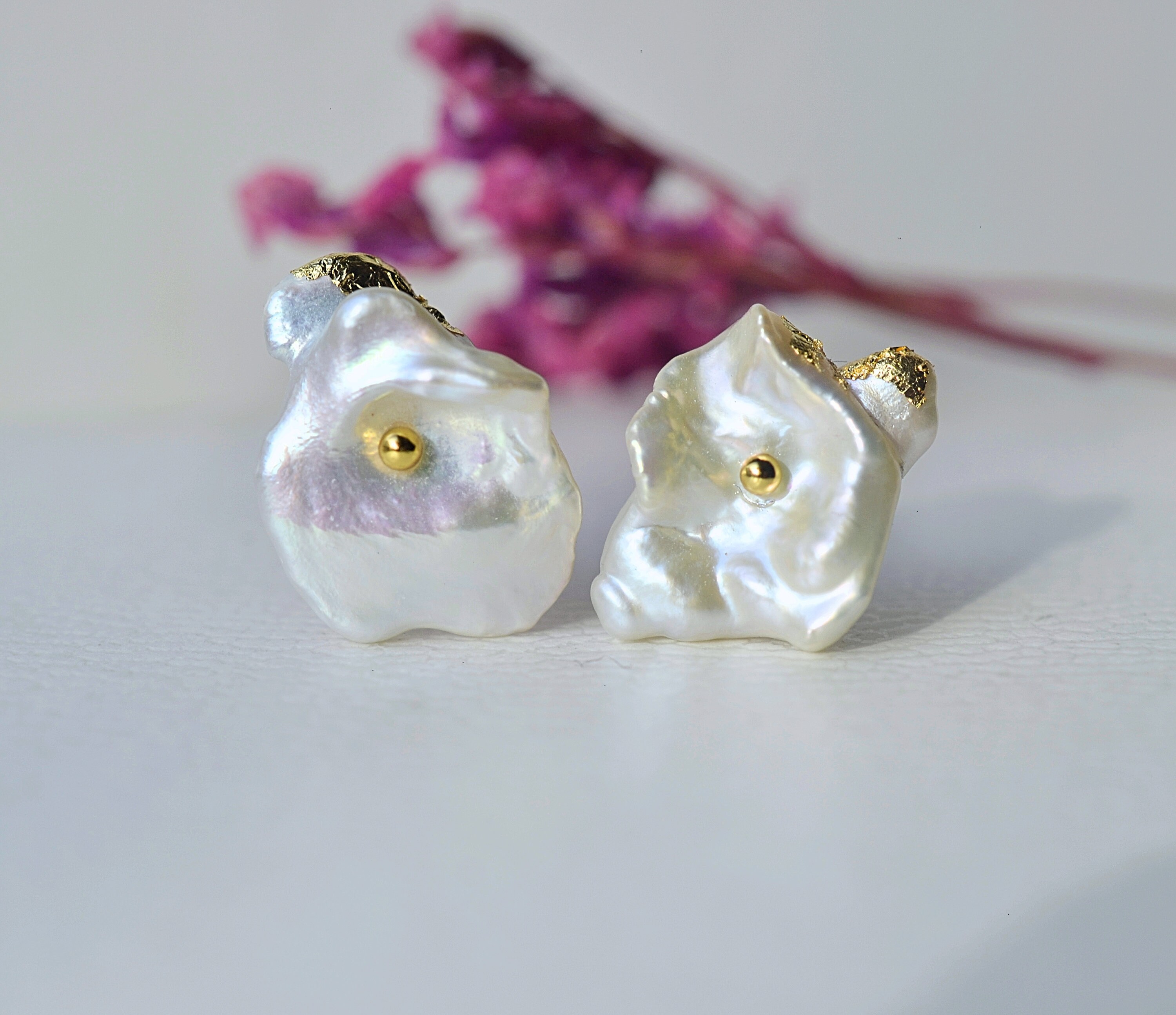 Keshi flache Perlen Ohrstecker Gold Keshi flache weiße Perlen | Etsy