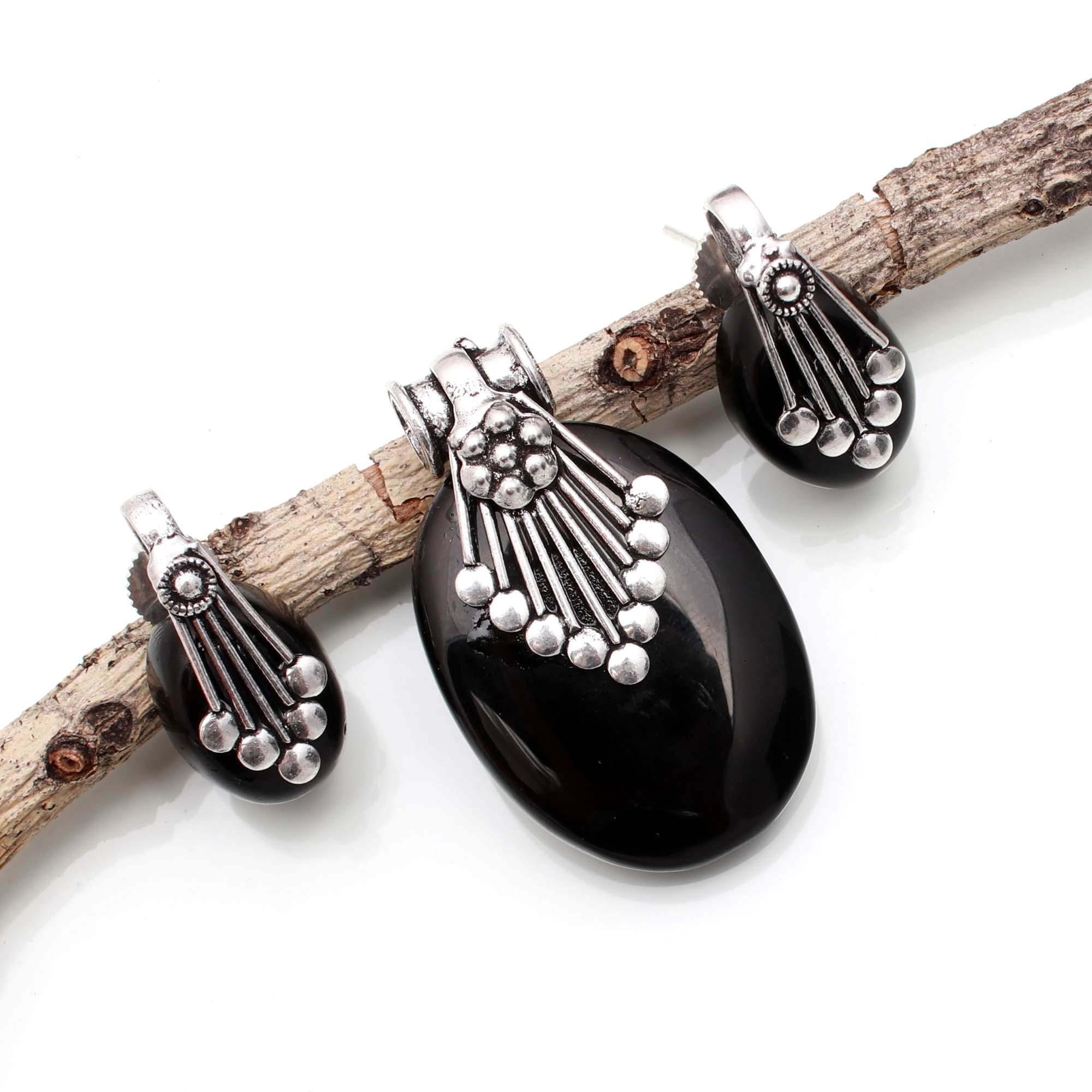 Collier en argent avec pendentif rectangle ONYX NOIR – GT collection