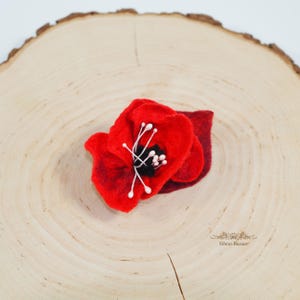 Red flower brooch silk merino wool poppy blossom felted wedding jewellery pin romantic bohemian party Women gift girl girlfriend mother wife