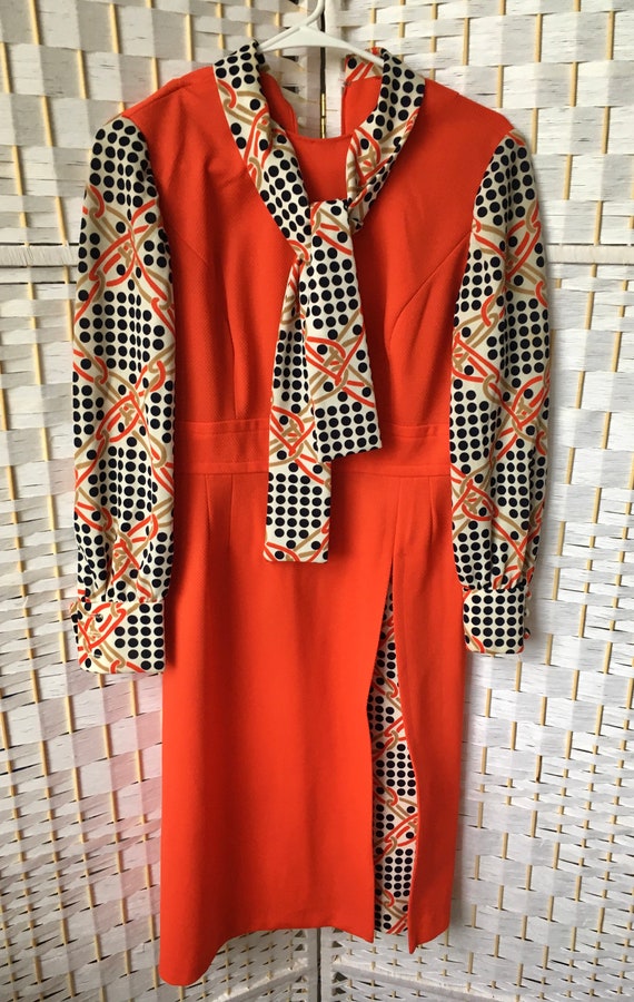 Vtg 1960s/1970s Orange and Navy Polka Dot Dress  … - image 4