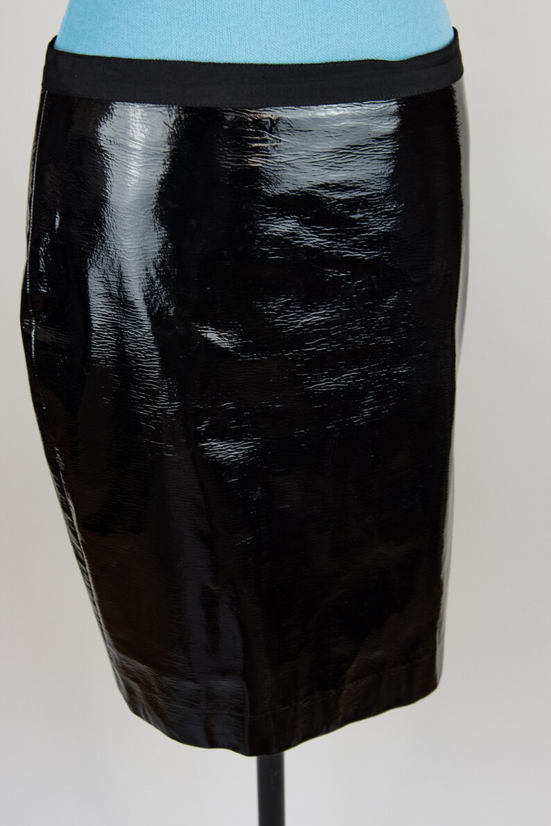Shiny lacquer skirt size 40
