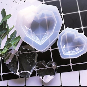 Cutting surface heart-shaped gemstone silicone mold  -  Diamond heart resin mold for Jewelry Making - Jewelry crafts - craft supplies