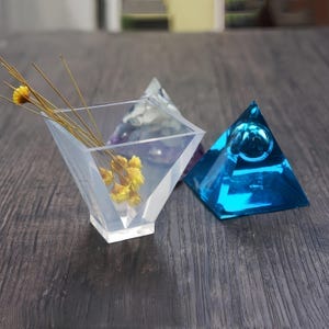 Pyramid Silicone Mold-Orgone Pyramid Resin Mold-5cm Pyramid Dried Flower Specimen Resin Mold-Epoxy Resin Art Mold