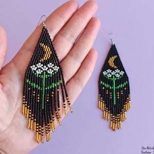 Flower floral earrings, Moon phase beaded earrings, Fringe Dangle Black Seed bead earrings, Beadwork earrings, Long botanical earrings