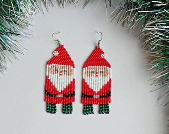 Christmas Santa beaded earrings, Winter earrings, Long seed bead earrings, Holiday Santa Claus fringe earrings