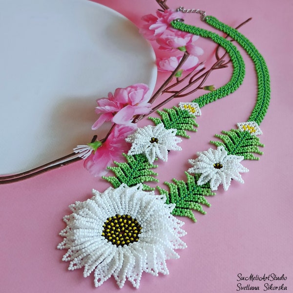 Mexican Necklace, Beaded Flower, Huichol necklace, White flower necklace, Native american necklace, Huichol jewelry, Mexican Jewelry