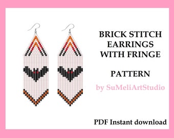 Op de afbeelding: Een digitaal downloadpatroon voor brick stitch oorbellen met franjes met een vleermuisontwerp. Het patroon is van SuMeliArtStudio en bevat instructies voor het maken van de oorbellen. PDF-direct downloaden.