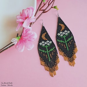 Moon beaded earrings, Crescent Moon seed bead earrings, Black botanical bead earrings, Flower Beadwork earrings Fringe Dangle