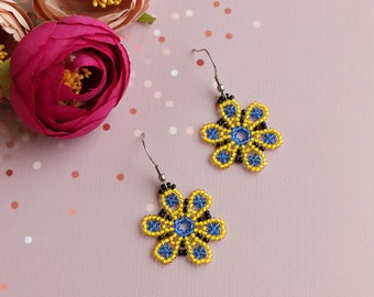 Huichol beaded earrings, Mexican seed bead earrings, Gift for her, Beadwork Flowers earrings, Mexican Jewelry