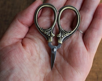 Mini Embroidery Scissors-Antique Gold