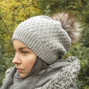 Pom pom hat, Chunky knit alpaca hat, Bulky knitted faux fur pom beanie, Slouchy bobble hat, Pompom hat, Warm winter cap, Baggy wool toque