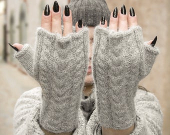 Alpaca fingerless gloves, Women's gray wool gloves, Chunky hand knitted gloves, Soft grey cable knit hand warmers, Warm woolen winter gloves