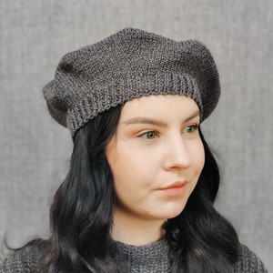 Graue Damen Baskenmütze, Handgestrickte Wollmütze, Graue französische Baskenmütze, Vintage Baskenmütze, Merino Baskenmütze, Baumwollmode Hüte