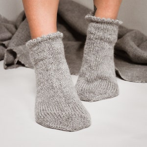 Women's wool socks, Hand knit socks, Knitted socks, Slipper socks, Bed socks, Handmade socks, Woolen socks, Women's socks, Wool ankle socks Light gray