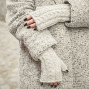 Gray hand knit woman fingerless wool gloves, Chunky alpaca winter hand warmers, Soft cable knitted gloves, Warm grey handmade fall gloves Light pearl gray