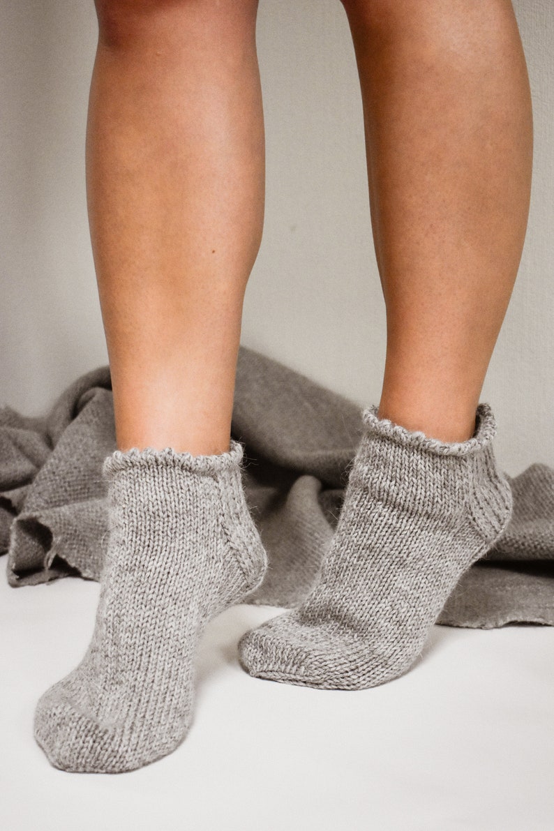 Slipper socks, Women's bed socks, Wool house socks, Low cut home slippers, Ankle socks, Chunky knit socks, Lounge socks, Winter leg warmers Light gray