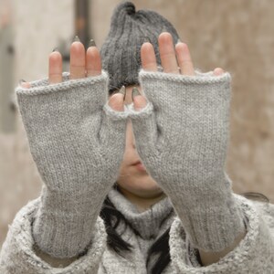 Alpaca fingerless gloves, Women's gray wool gloves, Chunky hand knitted gloves, Soft grey cable knit hand warmers, Warm woolen winter gloves image 2