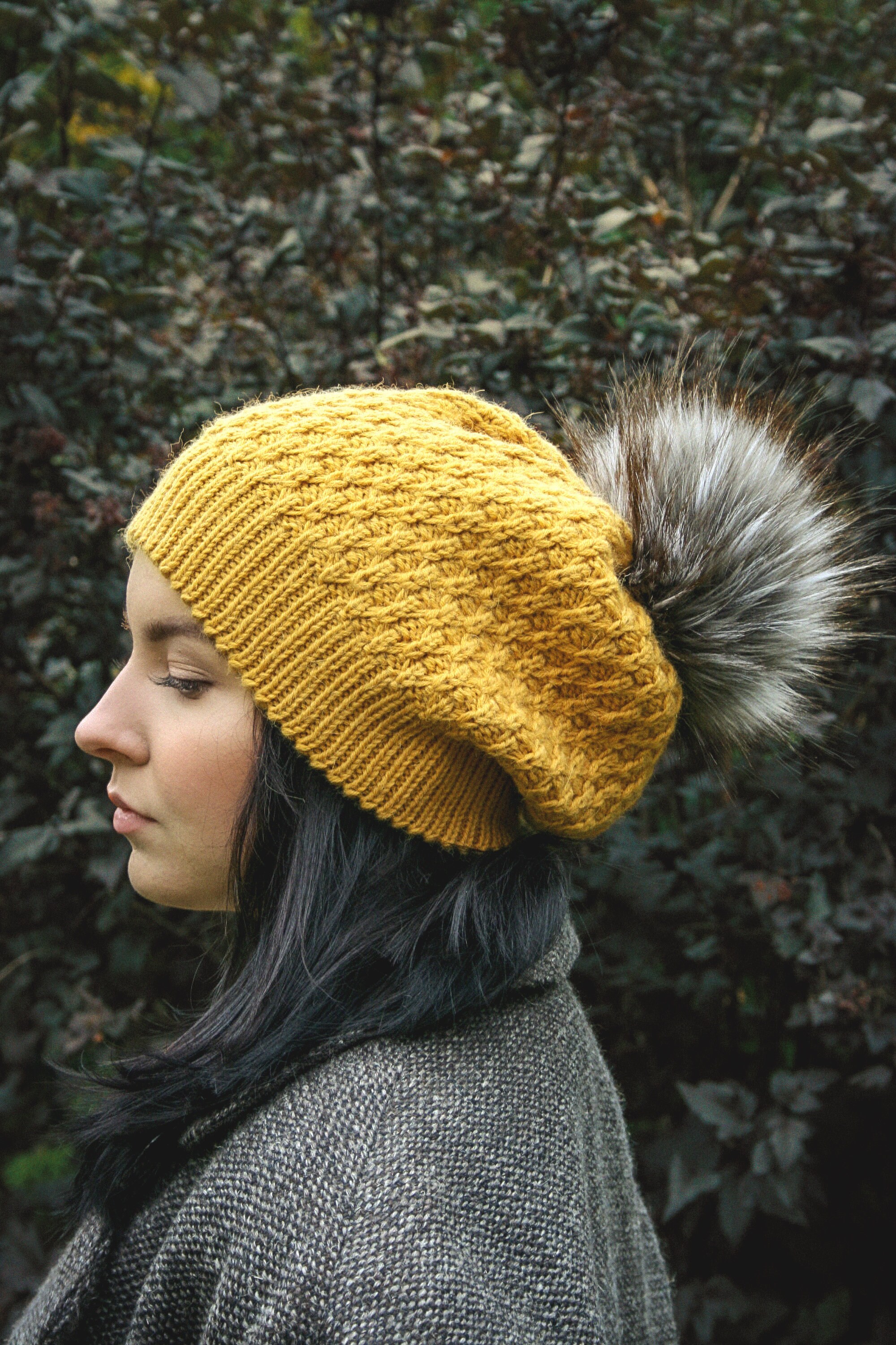 Pom pom hat Chunky knit women