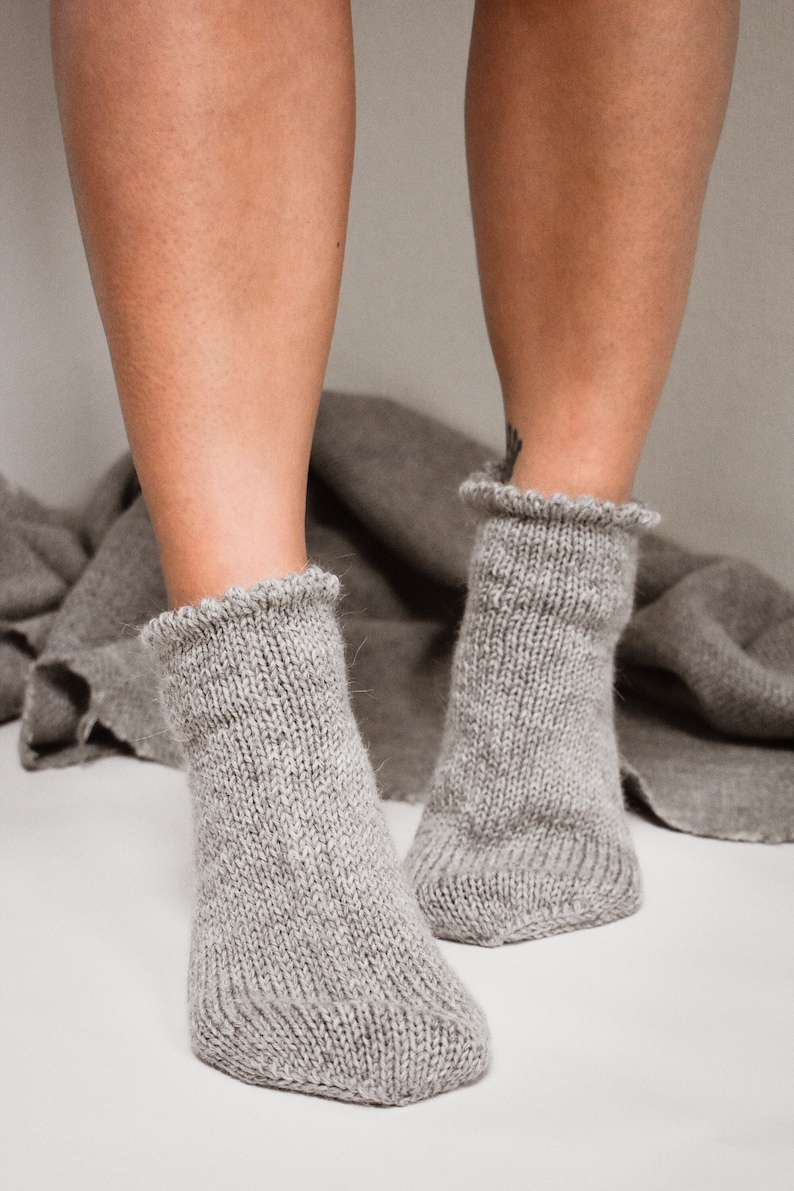 Women's wool socks, Hand knit socks, Knitted socks, Slipper socks, Bed socks, Handmade socks, Woolen socks, Women's socks, Wool ankle socks Light gray