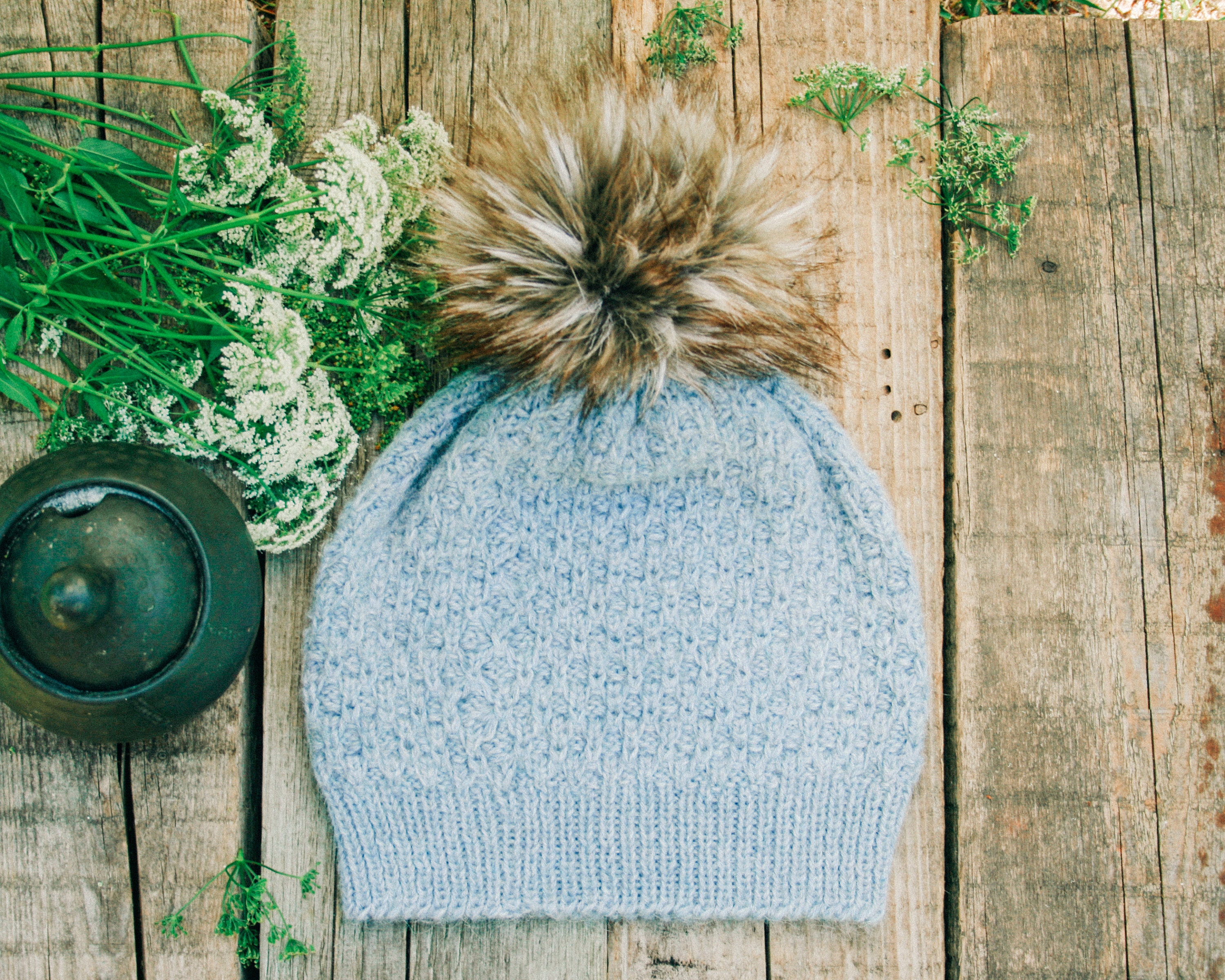 Women\'s Pom-Pom Knit Hat - Blue, Gray, Yellow Pom Pom Hat, Gray Chunky Knit Women main image 2