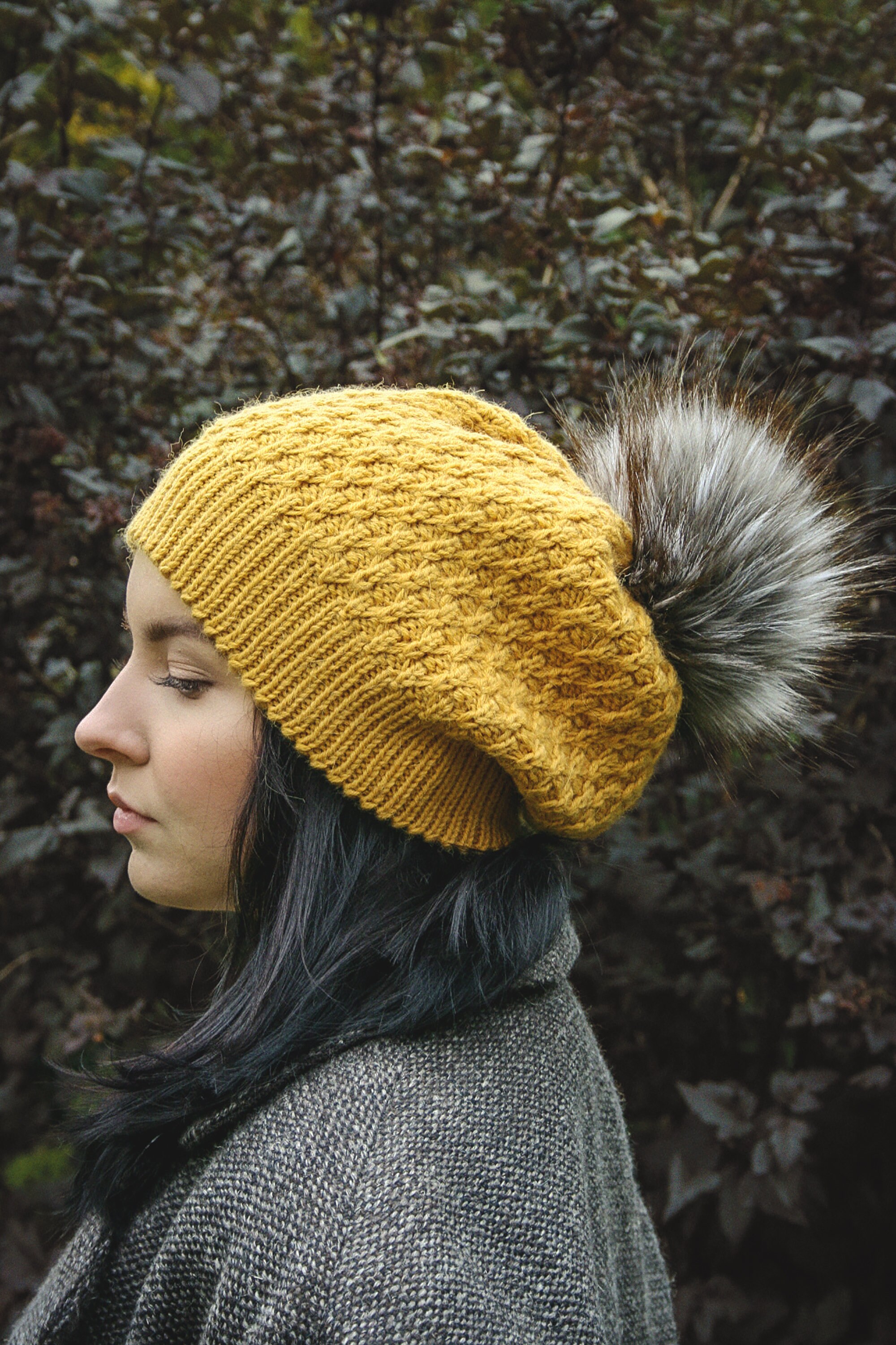 Pom Pom Hat, Gray Chunky Knit Women display picture 2