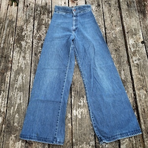 70s Vintage Wrangler Wide Leg Bell Bottom Pants Denim High Waist Jeans 26 x 31