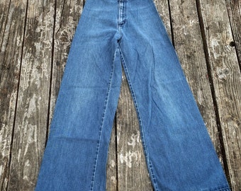 70s Vintage Wrangler Wide Leg Bell Bottom Pants Denim High Waist Jeans 26 x 31