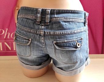 Sonnengebleichte Blaue Denim Distressed Shorts von TANK/Low Waist Beach Cut Off Shorts/Casual Summer Slim Fit Shorts/Taillenbreite-41cm=16"/Größe S.