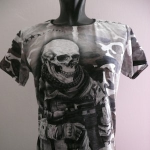 Vintage mens t-shirt/skull with Kalashnikov print tee/fashion summer t-shirt/casual gray tee/ SKULL print t-shirt/Camouflage t-shirt image 1