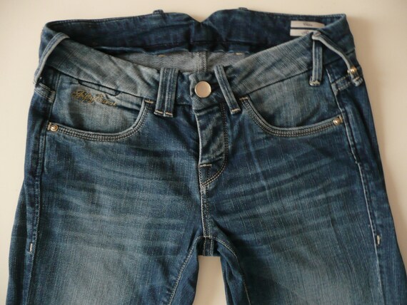 Vintage FIFTY CARAT distressed blue Jeans/low wais