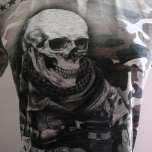 Vintage mens t-shirt/skull with Kalashnikov print tee/fashion summer t-shirt/casual gray tee/ SKULL print t-shirt/Camouflage t-shirt image 2