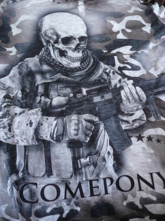 Vintage mens t-shirt/skull with Kalashnikov print… - image 8