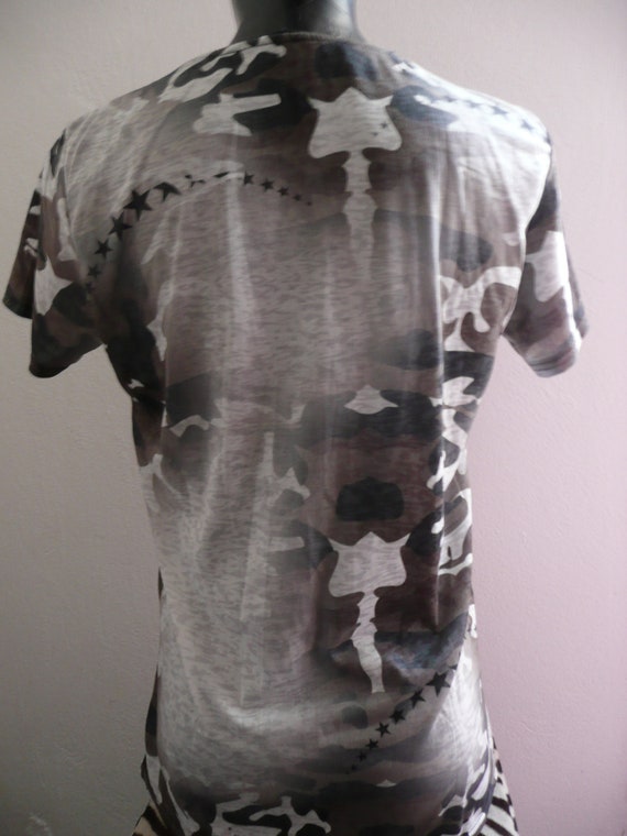 Vintage mens t-shirt/skull with Kalashnikov print… - image 4
