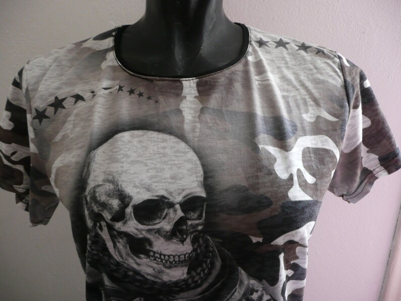 Vintage mens t-shirt/skull with Kalashnikov print tee/fashion summer t-shirt/casual gray tee/ SKULL print t-shirt/Camouflage t-shirt image 6