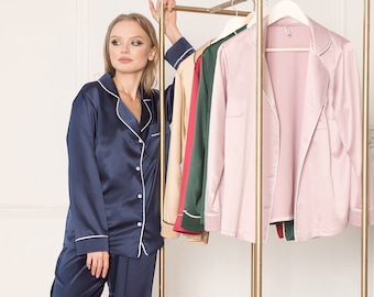 Pijamas para madrinhas, conjunto de pijamas para madrinhas, pijamas para despedida de solteira, pijamas para festa de casamento, pijamas para noivas, pijamas femininos de seda e cetim azul-marinho