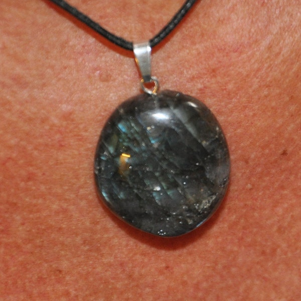 Collier Avec Pendentif En Labradorite Naturelle - Pierre De Protection En Lithothérapie - Neuf Sans Emballage