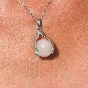Colgante de mano de cuarzo rosa - Chakra del corazón - Regalo de cumpleaños - Regalo de boda - Piedra curativa - Joyería de amistad