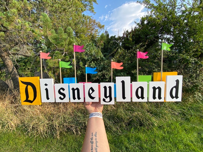 Free Free 160 Disneyland Sign Svg SVG PNG EPS DXF File