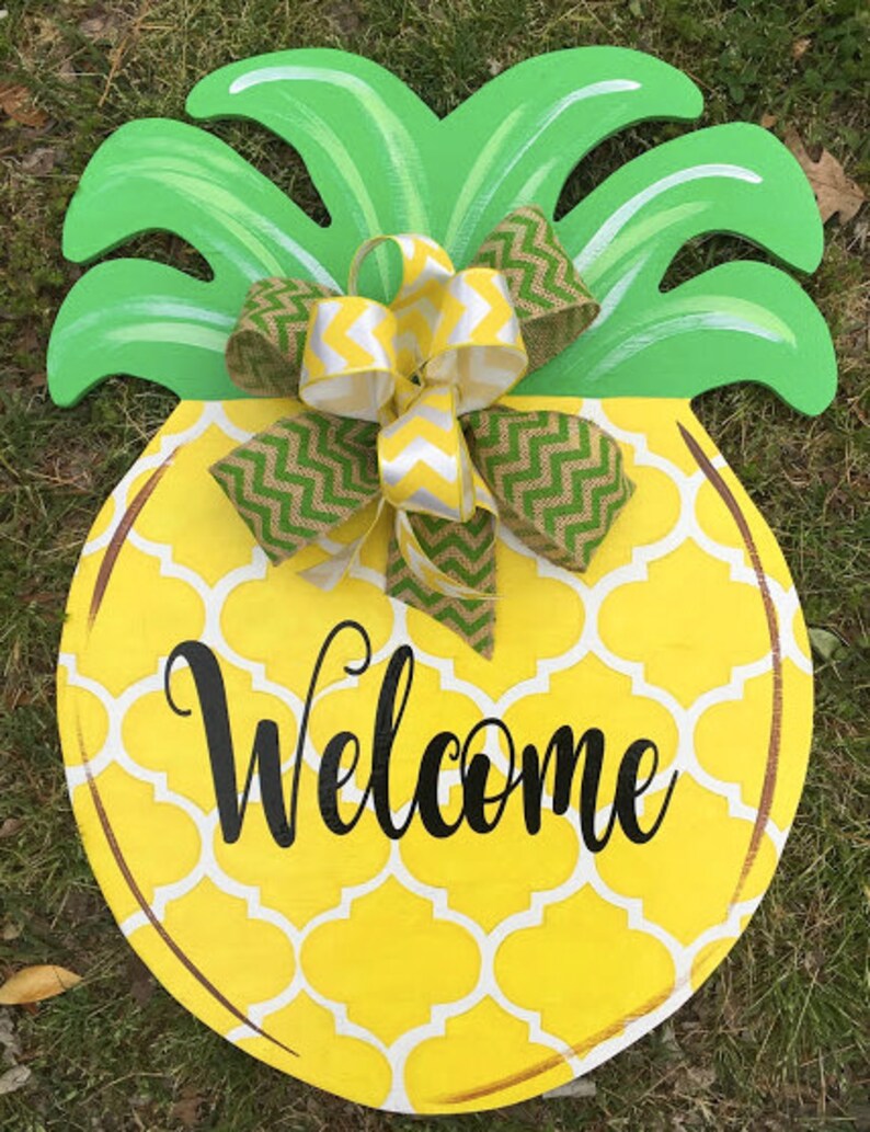 Yellow Quatrefoil Pineapple Door Hanger