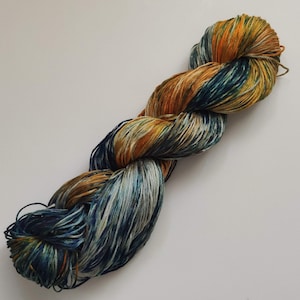 OXYDE. Soie naturelle. 100% Mûrier. Écheveau 50 grammes. Teint à la main. Point de croix. Broderie