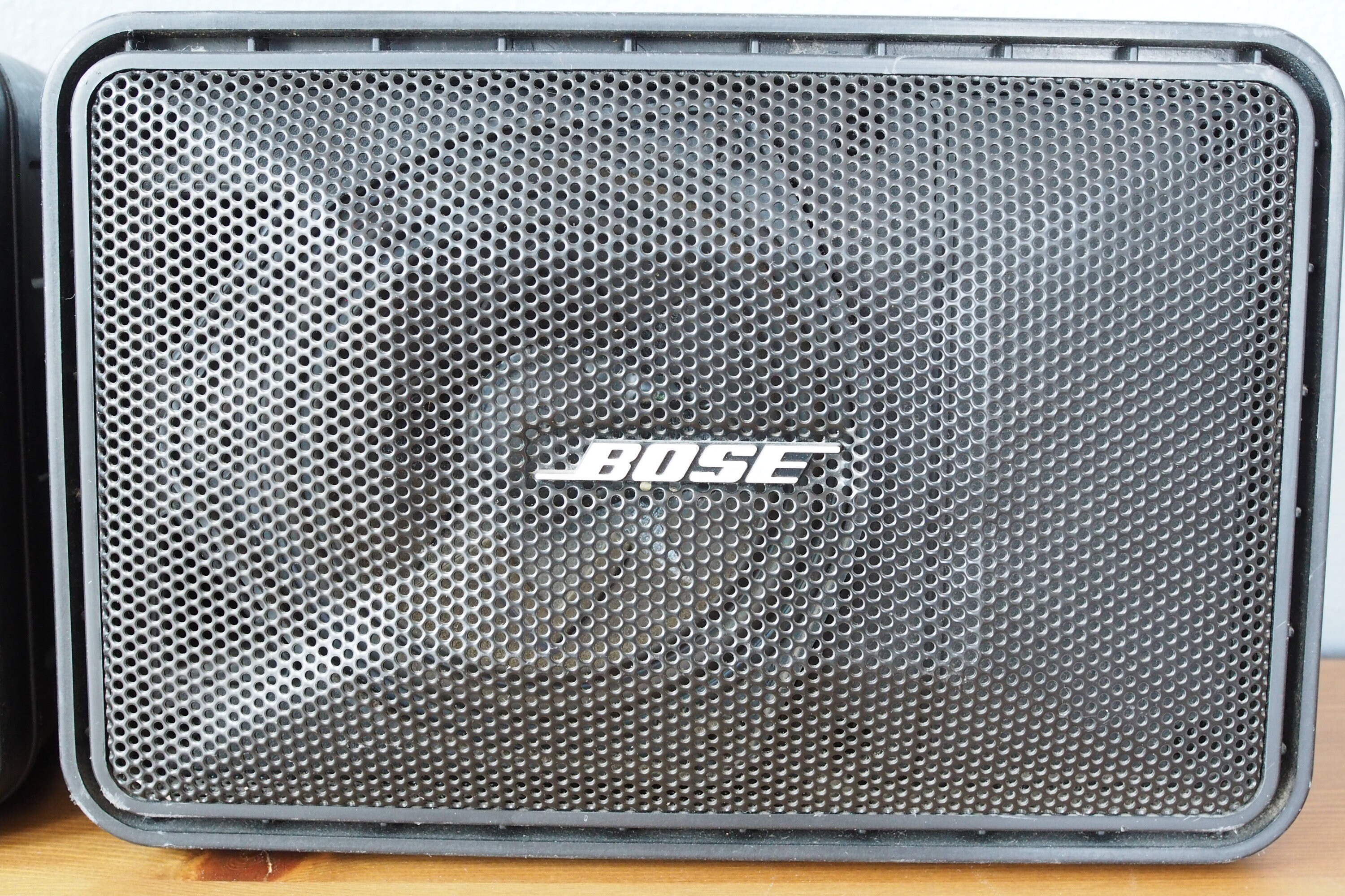 Bose 101 Mini Monitor Speakers Outdoor and Indoor Speaker Nice