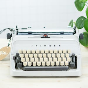 1-3 days QUICK SHIPPING WORLDWIDE professionally maintained working Triumph Gabriele 10  - 1960s - With new inkribbon qwertz