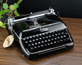 Erika model 10 typewriter - 1950's - With new inkribbon and free shipping