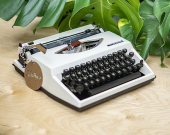 Triumph Tippa Schreibmaschine – 1970er Jahre – Mit neuem TINTENBAND und KOSTENLOSER VERSAND