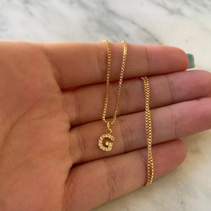 ¡VENTA! Delicado collar CZ acero chapado en oro letra de encanto inicial nombre personalizado impermeable