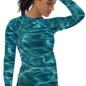 Teal blue Ocean water pattern  | rippling water pattern |  shimmering pool pattern Women&#39;s Rash Guard