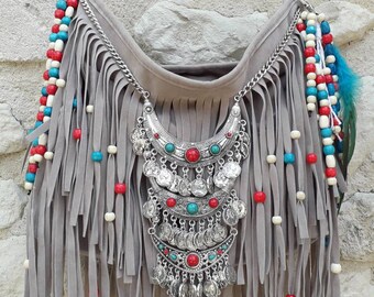 Bijou de chapeau ruban hippie bohème custom breloque pompom coquillage look unik