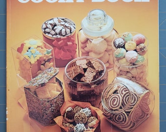 Betty Crocker's Cooky Book 1979 25th Printing Vintage Baking Paperback Cookbook