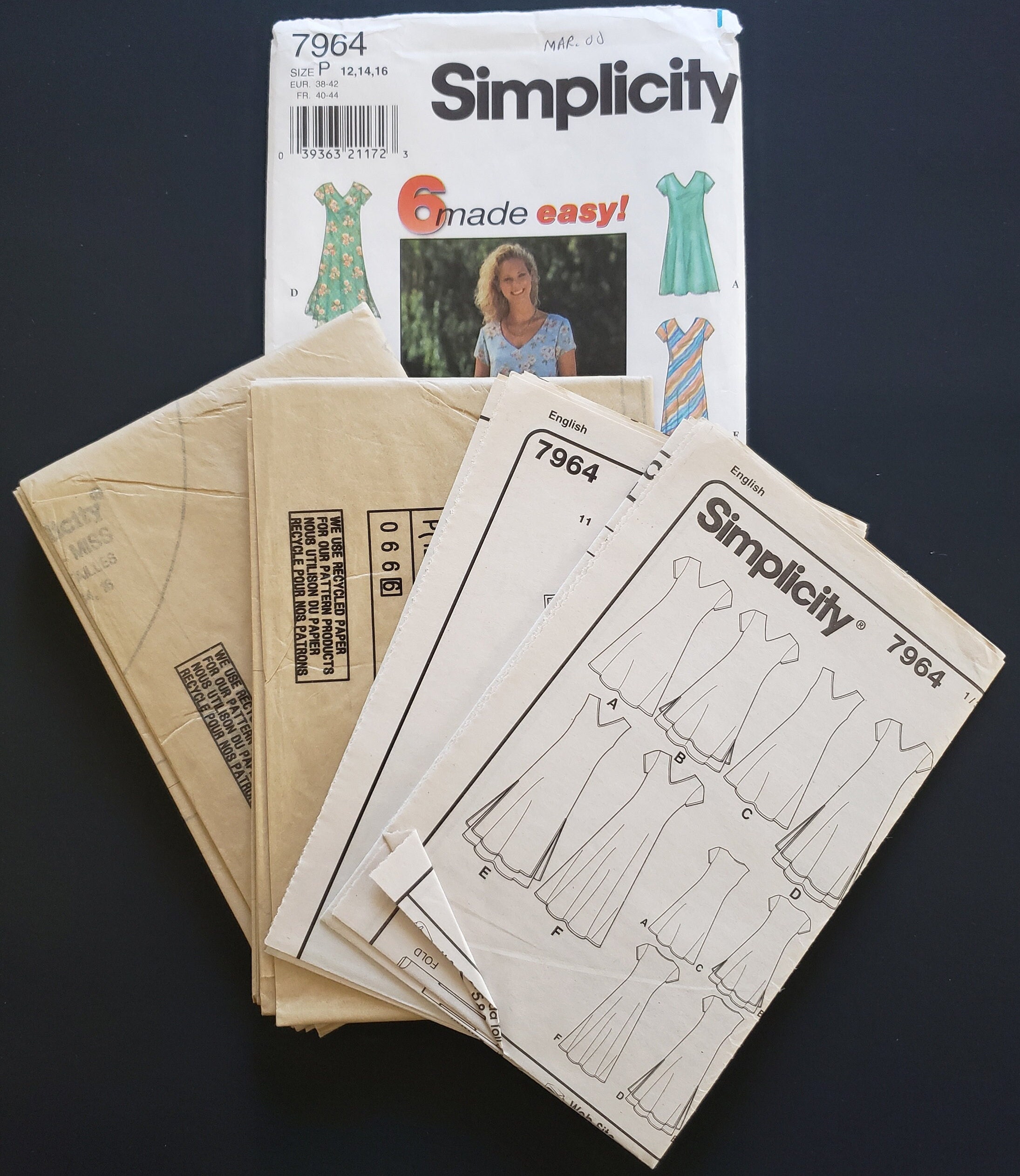 Simplicity Sewing Pattern 2310 Misses' And Miss Petite Tunic And Vest, A (6 8 10 12