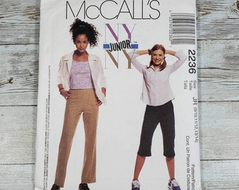Junior shirt en broek in twee lengtes naaipatroon 1999 McCalls NY Junior 2236 Maat 9 tot 14 Buste 36,5 tot 39,5 UNCUT